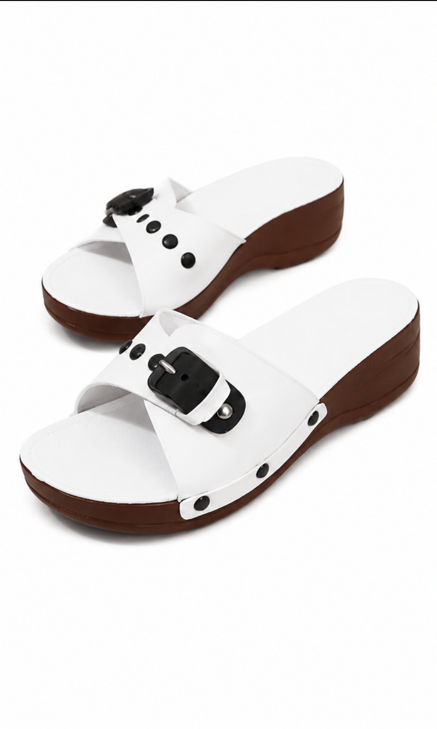 Émeline | Mules Plates Cloutées Blanches
