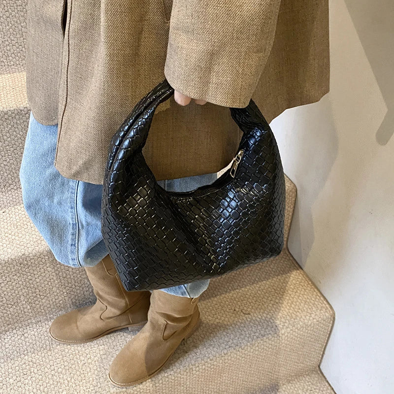 Margaux | Sac Besace Tressé Effet Croco - Noir